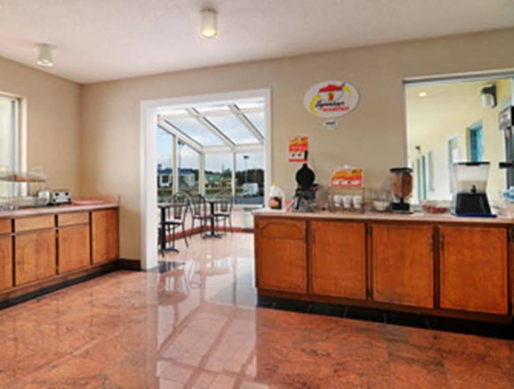 Super 8 By Wyndham מרידיאן מראה חיצוני תמונה